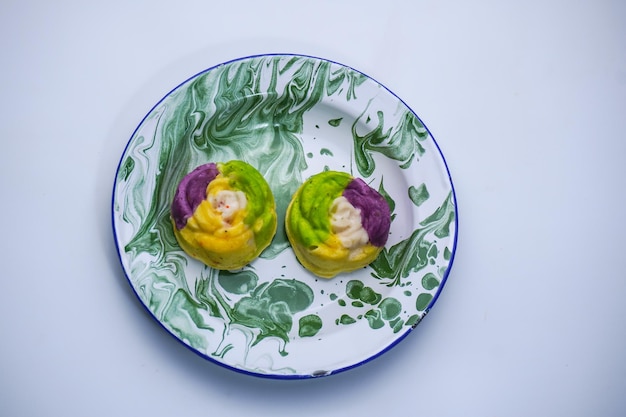 Taliz z kolorowymi potrawami